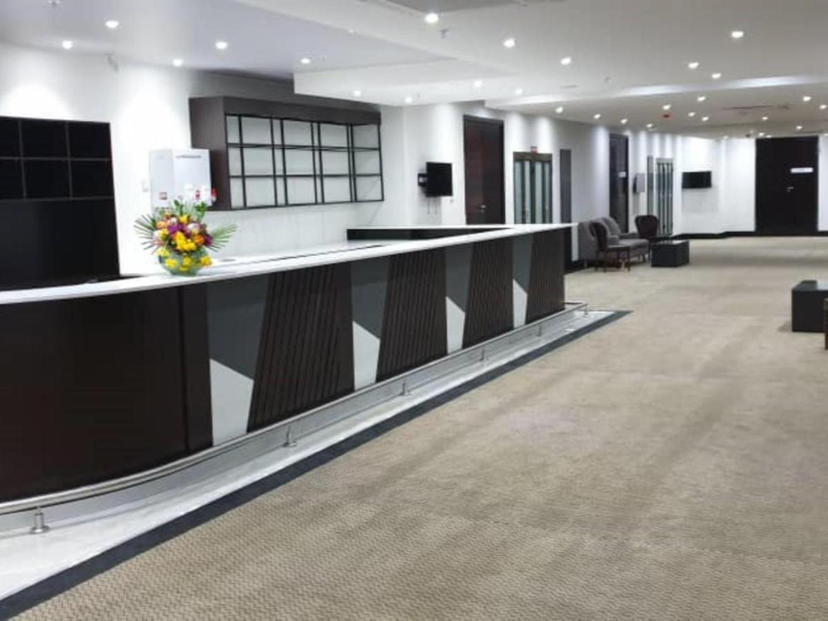 The Grand Aria Hotel And Conference Centre Gaborone Buitenkant foto